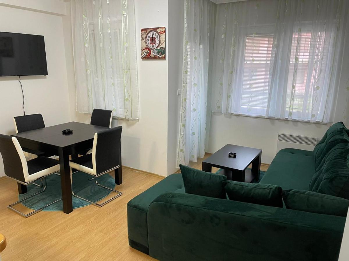 Simikic Z Apartamento Bijeljina Exterior foto
